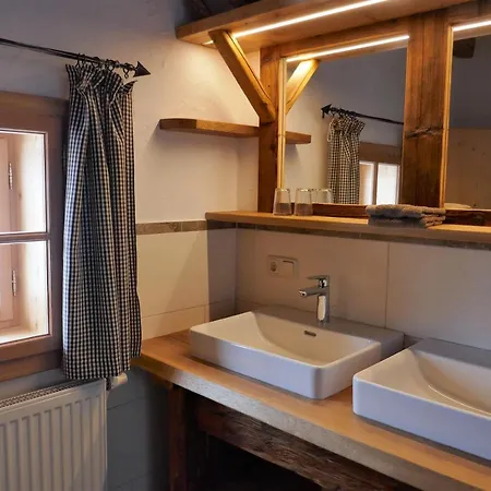 Seina-zeit Ferienhaus *